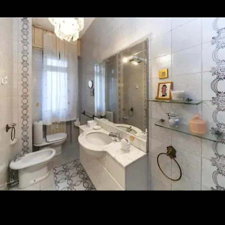 Greta's House شقة